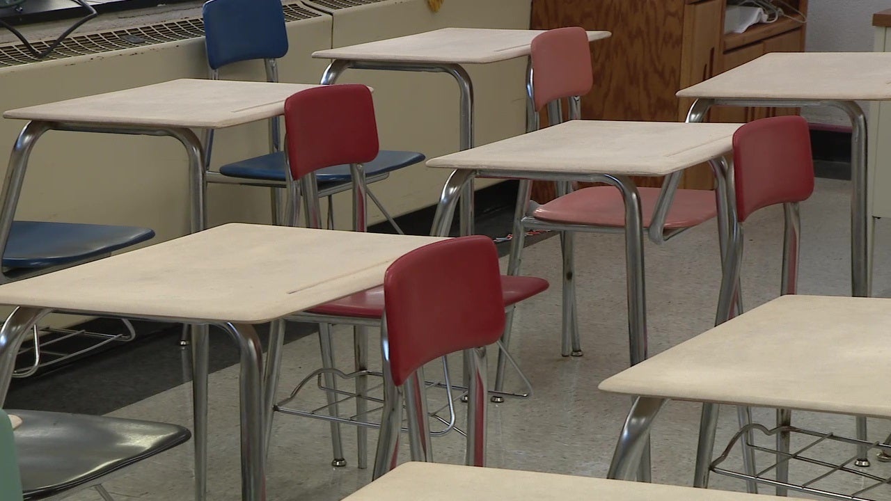 Clayton County Public Schools announces plan to conduct random searches [Video]