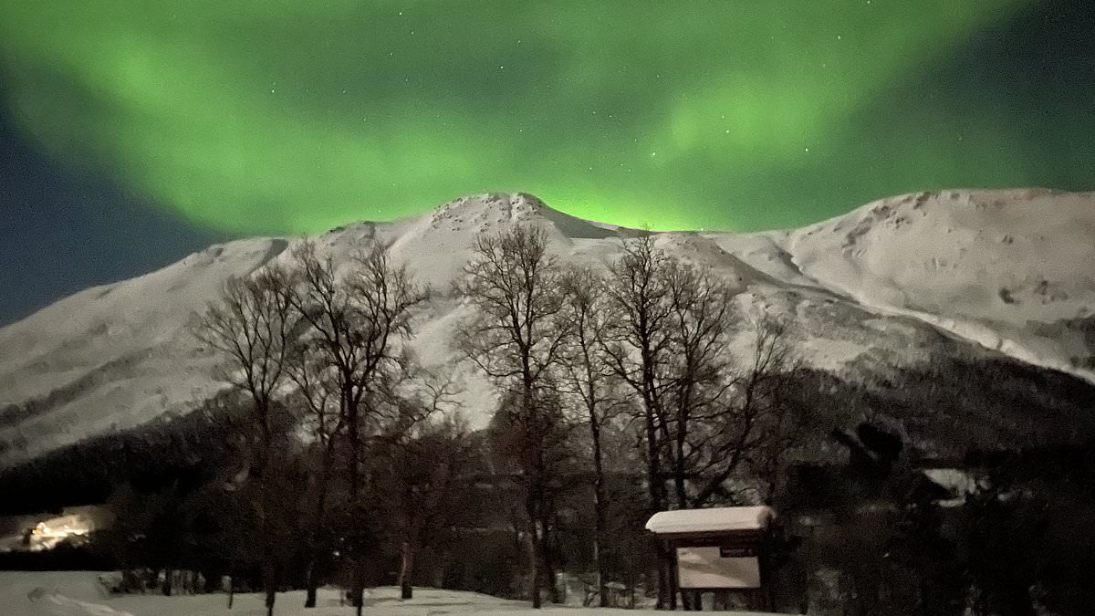 A trip that’ll be frozen in my memory forever: I survived -27C chasing the Northern Lights (and here’s how to photograph them using only a smartphone) [Video]
