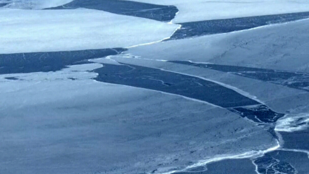 Falling through ice: Ice on Bay of Quinte separated from shore leaving 3 people stranded [Video]