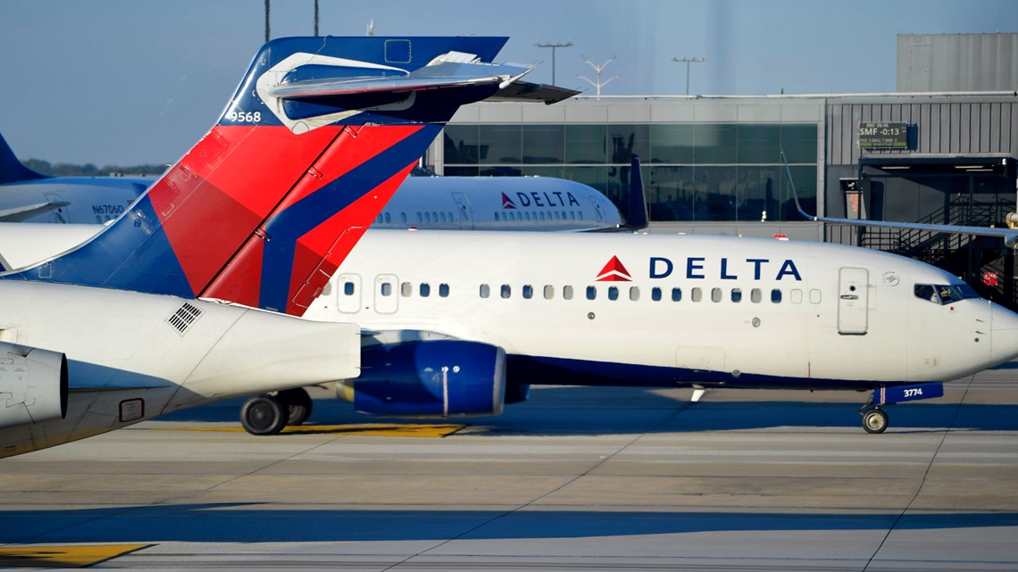 Delta raising cost to check a bag by 17% [Video]