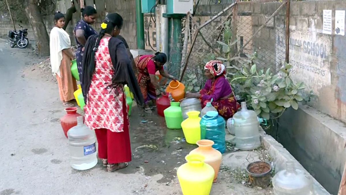 Bengaluru Water Crisis: Man Claims Posh Gated Community Asks Residents To Use Wet Wipes; Netizens React [Video]