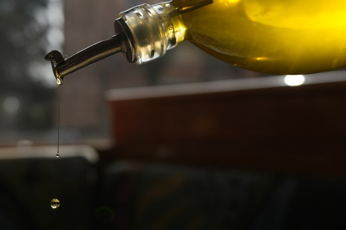 Italians cut back on olive oil as prices surge, survey says. Producers are pushing back on that [Video]