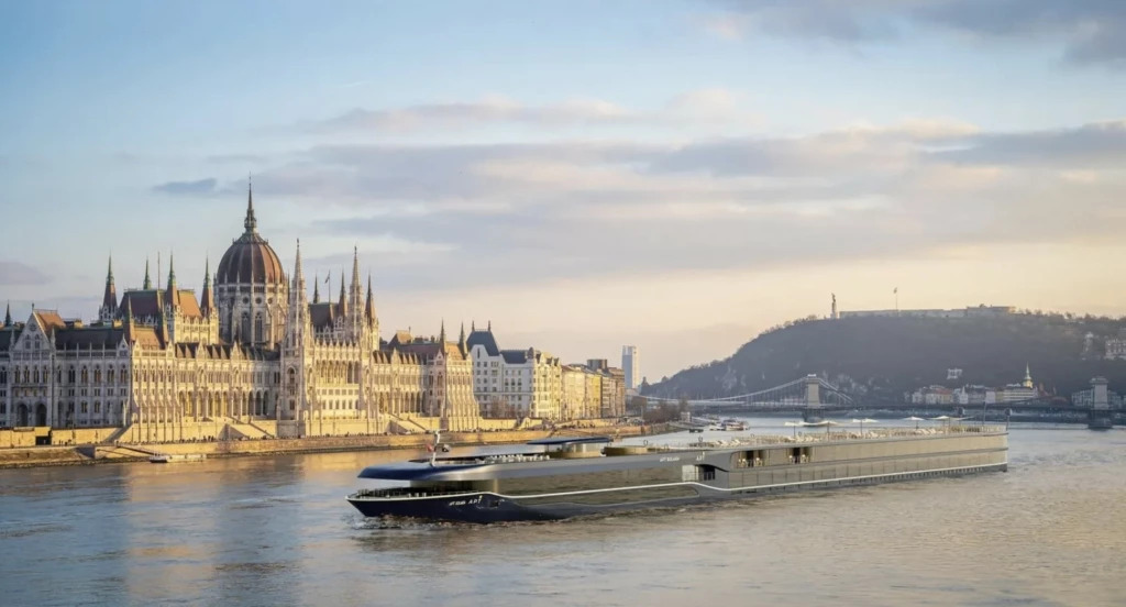Elegance on the Danube; Budapest to become more luxurious [Video]