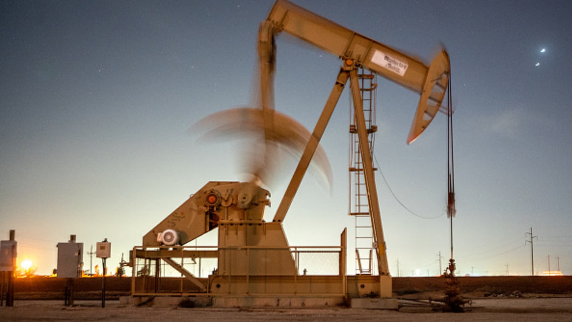 Jim Cramer sees more than 30% upside for this oil-and-gas stock [Video]