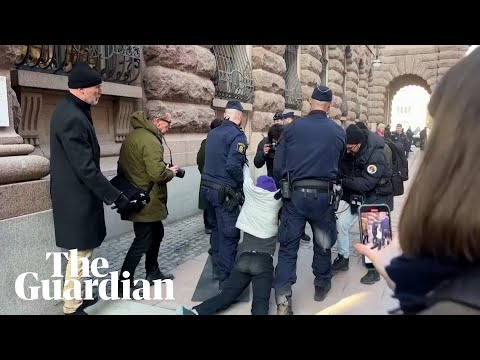 Greta Thunberg dragged by police from climate protest outside Swedish parliament [Video]
