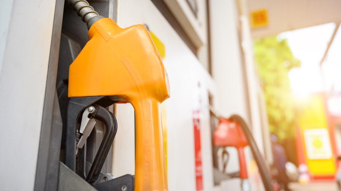 Toledo-area gas prices fall 17 cents [Video]