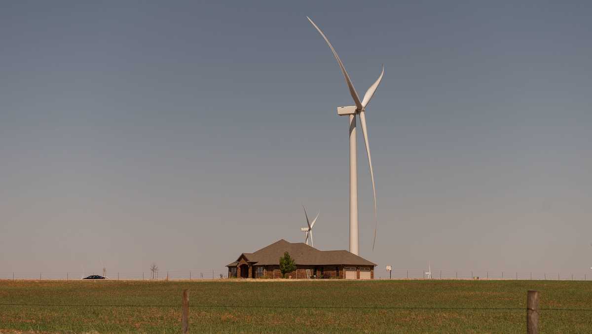 How much are wind turbines bringing down home values? A new study has answers [Video]