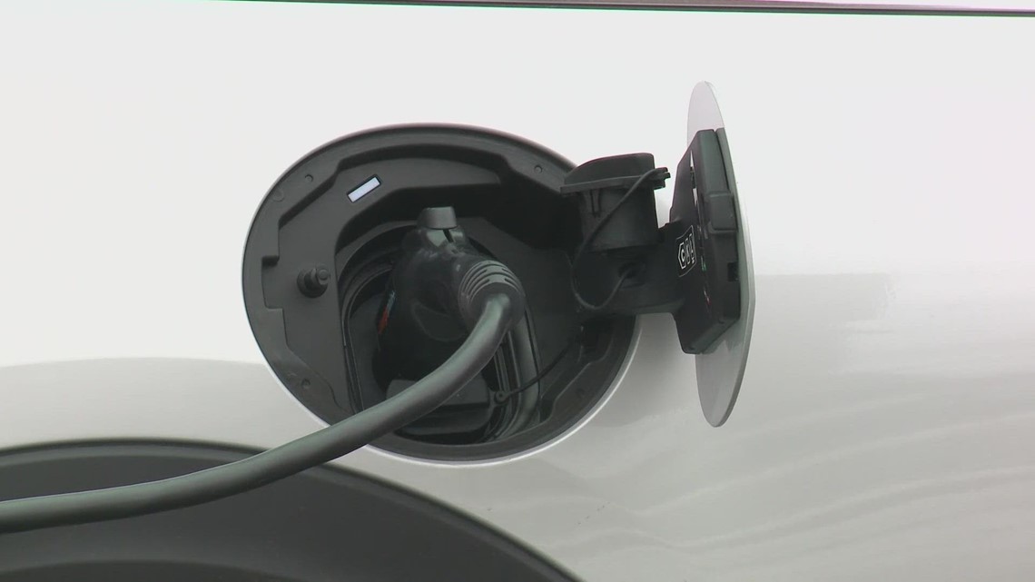 Hyundai, Kia recall vehicles due to charging unit problems [Video]