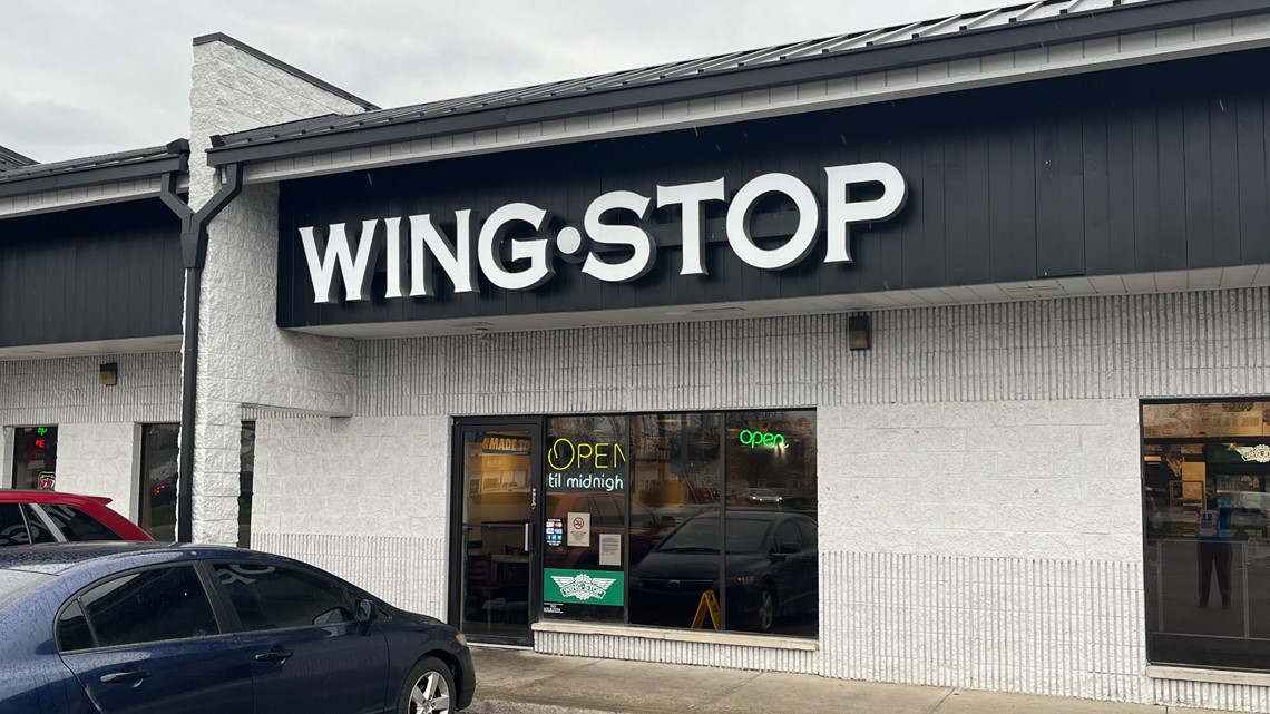 Man charged in west side Wingstop shooting [Video]