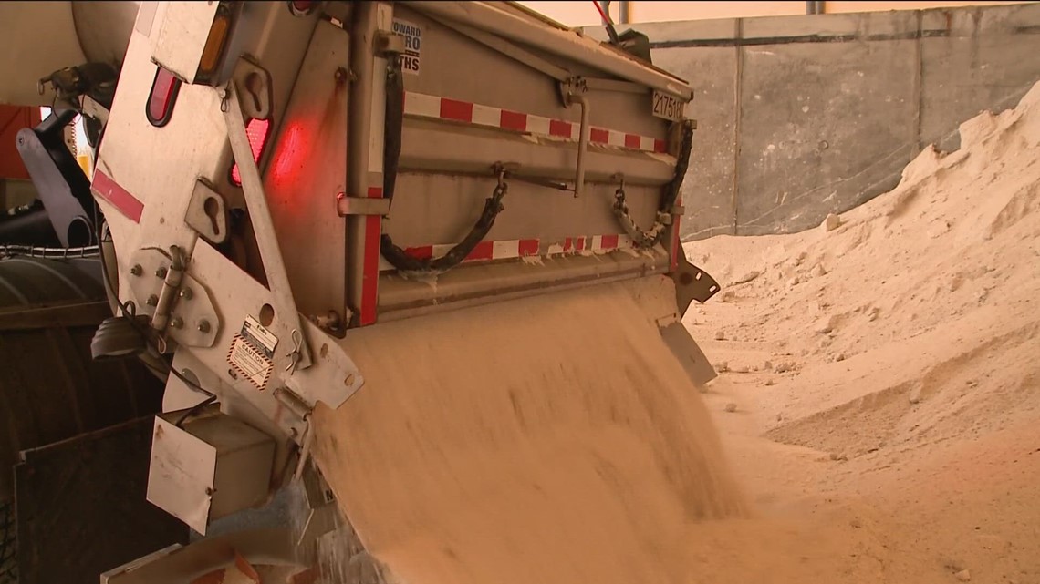 Crews and businesses prepare for Sunday snowfall across MN [Video]