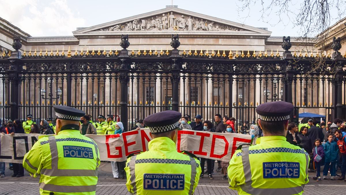 As mob rule shuts British Museum… How much more of this anarchic lunacy before police reclaim the streets? [Video]