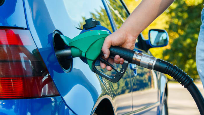 Gas price increase hits brakes ahead of Easter weekend [Video]