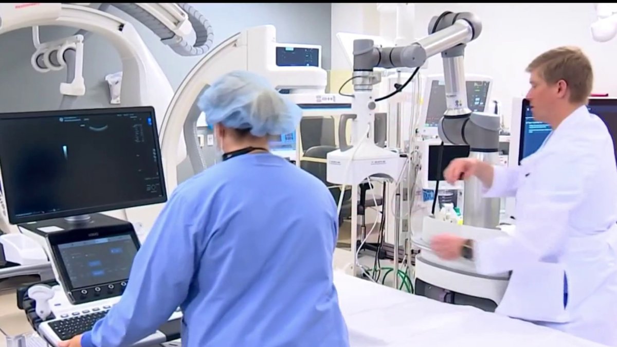 New device in OC hospital targets cancerous tumors  NBC Los Angeles [Video]