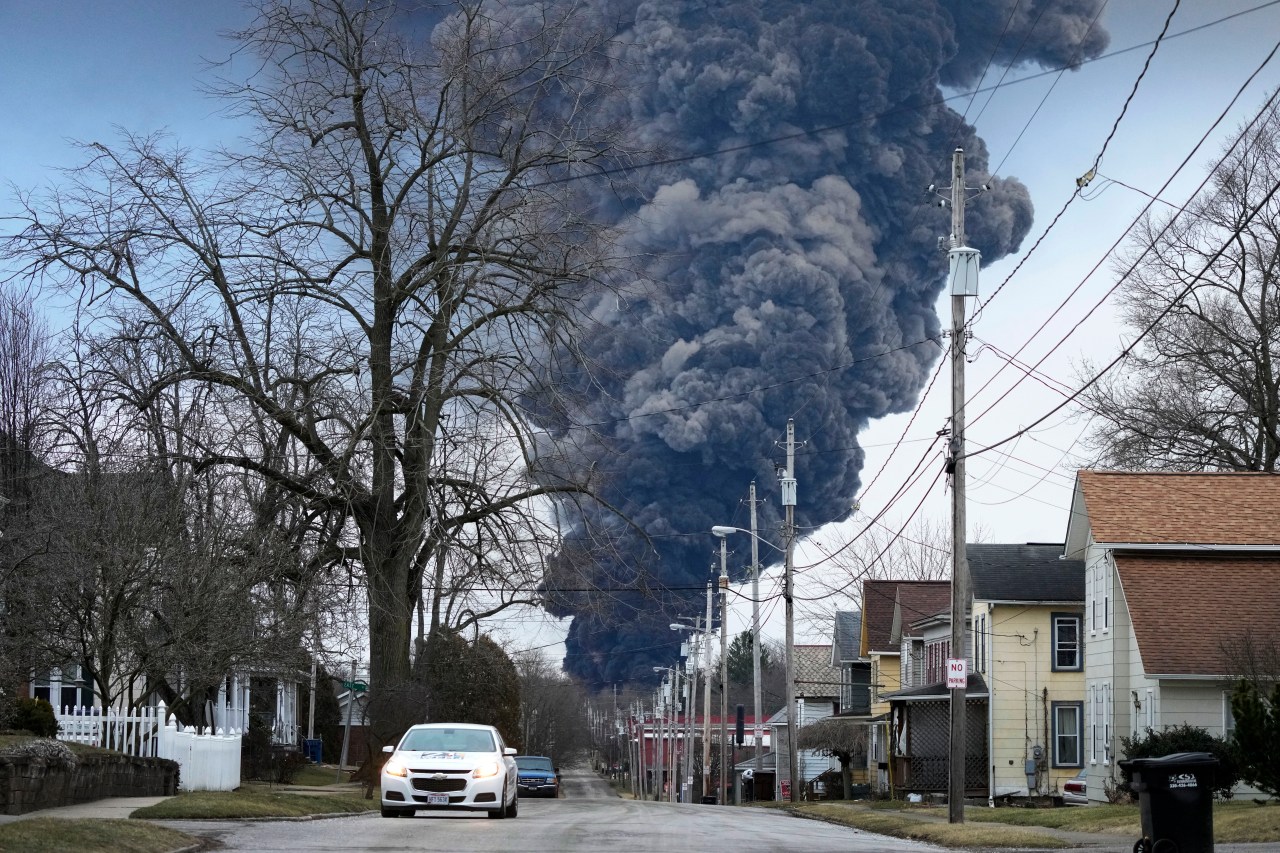 AP Exclusive: EPA didnt declare a public health emergency after fiery Ohio derailment | KLRT [Video]