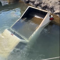Truck submerged in Haleiwa Harbor sparks safety concerns | News [Video]