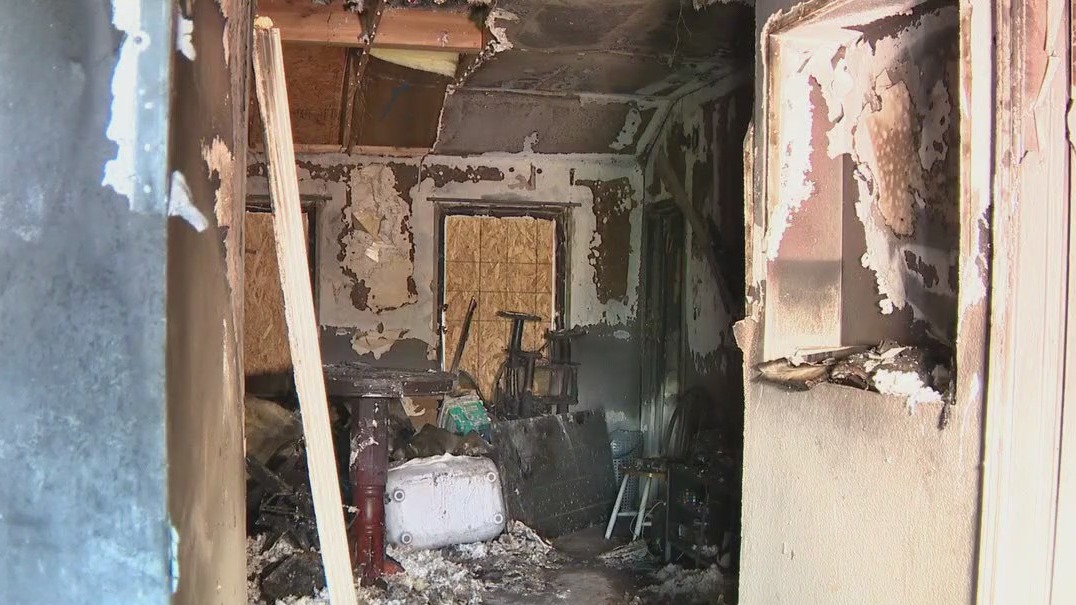 Battery fire destroys family home [Video]