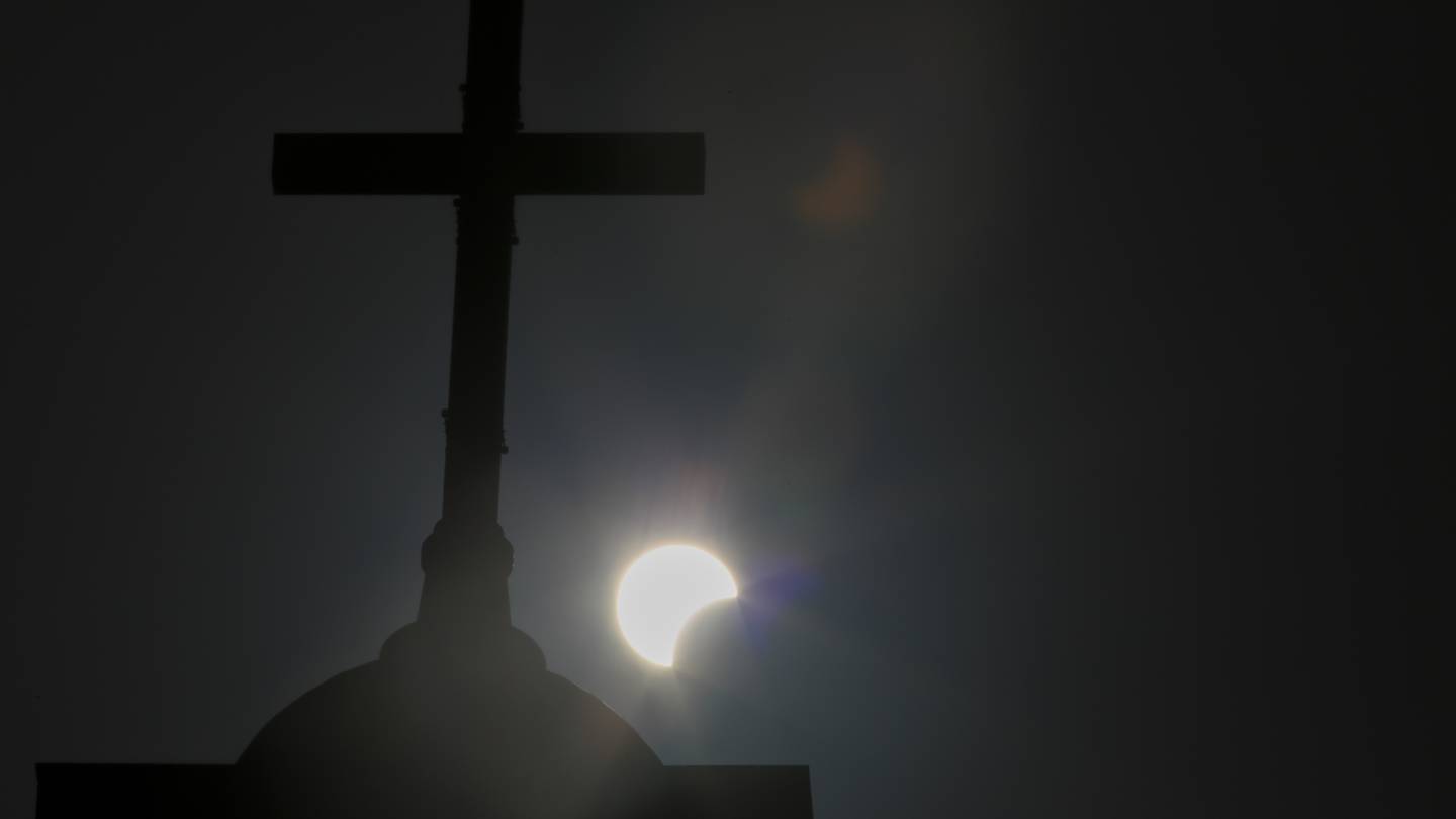 Awe and dread: How religions have responded to total solar eclipses over the centuries  WSB-TV Channel 2 [Video]