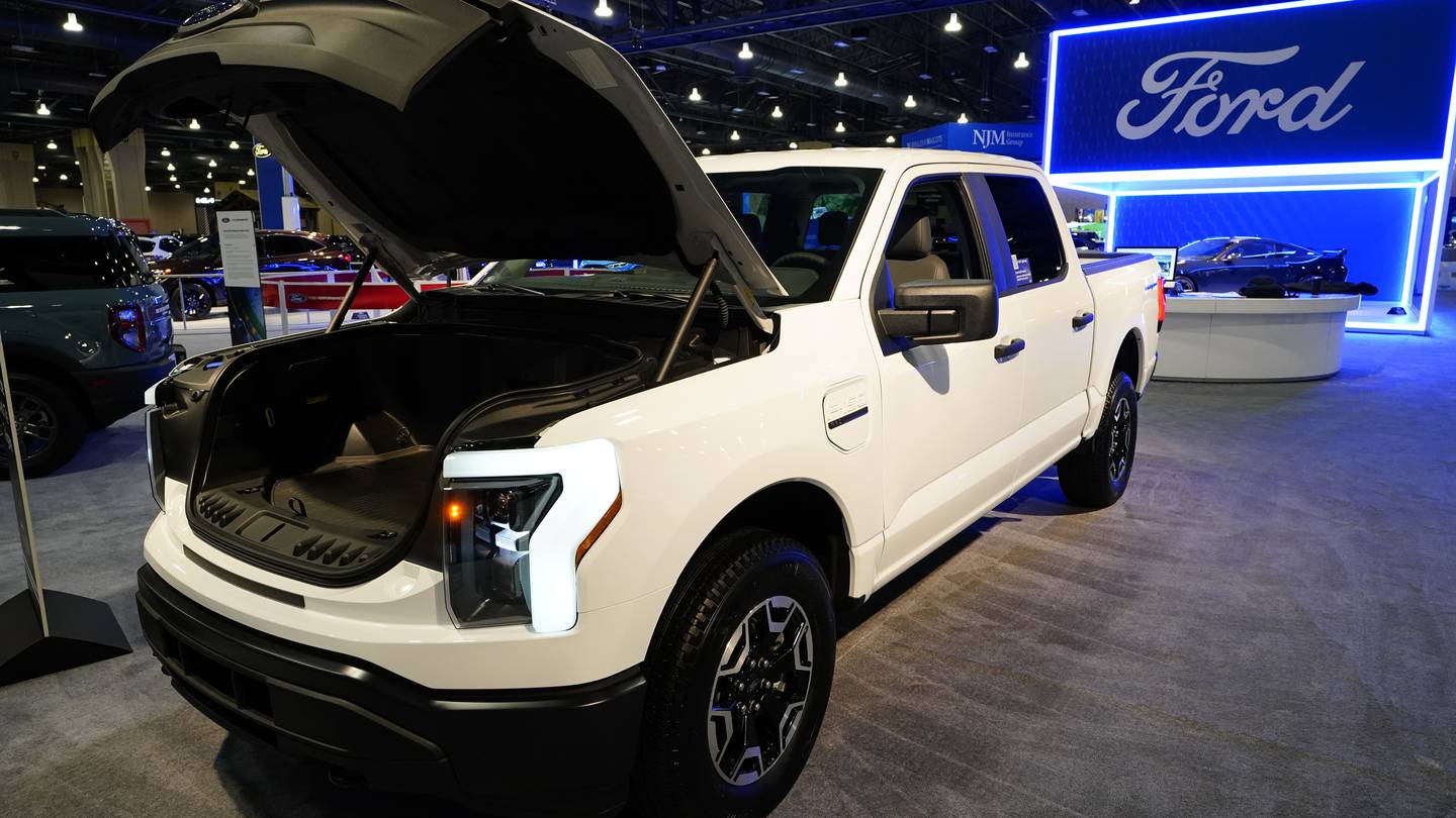 Ford to delay production of new electric pickup and large SUV as US EV sales growth slows  WPXI [Video]