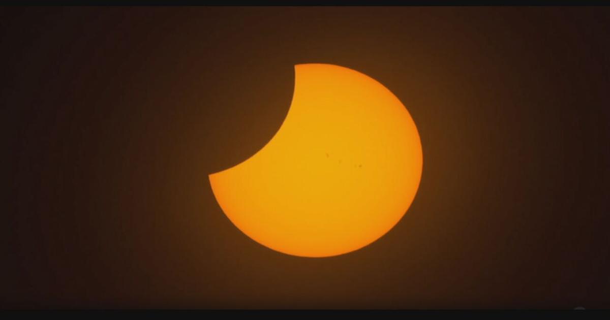 Journey into darkness | Louisville Astronomical Society gives expert advice on viewing the total solar eclipse | Eclipse [Video]