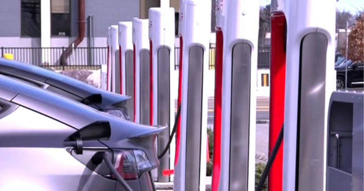 Electric vehicle sales down in the U.S. [Video]