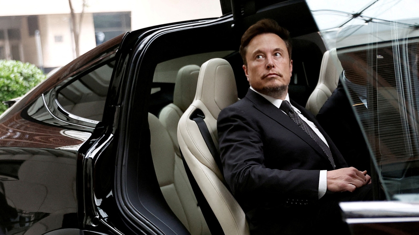 Tesla stock has plummeted this year. Will the company recover? [Video]