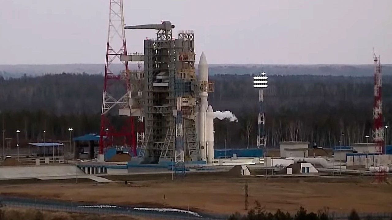 Russia aborts heavy-lift rocket launch second day in a row [Video]