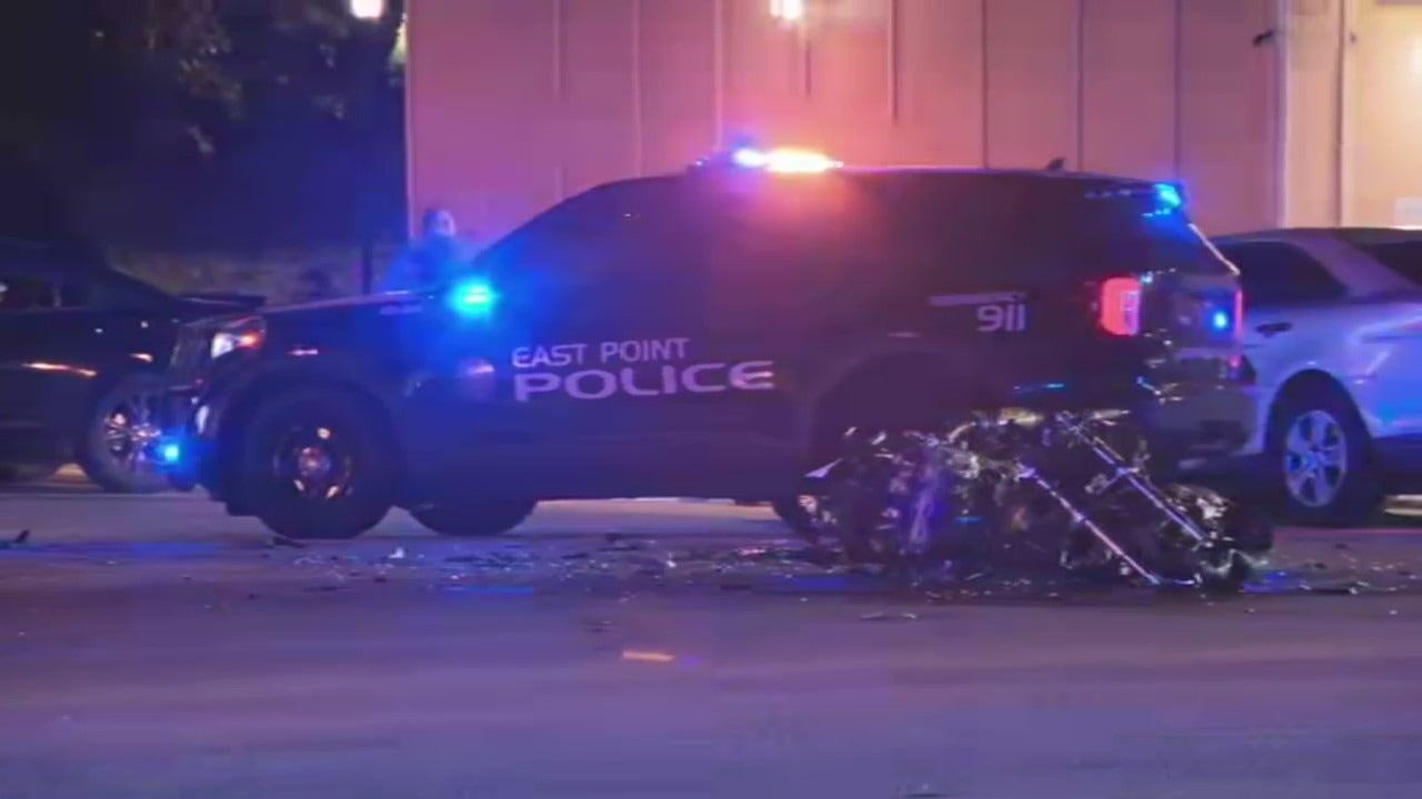 Wreck involving motorcycle in East Point [Video]