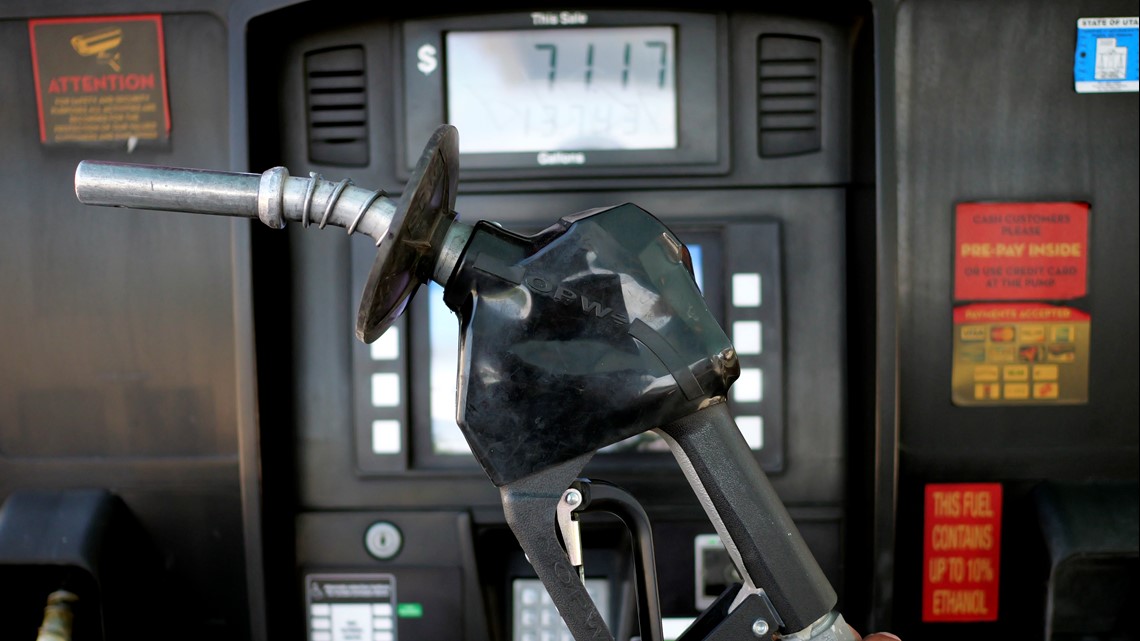 Gas prices drop in Northeast Ohio: Down in Akron and Cleveland [Video]