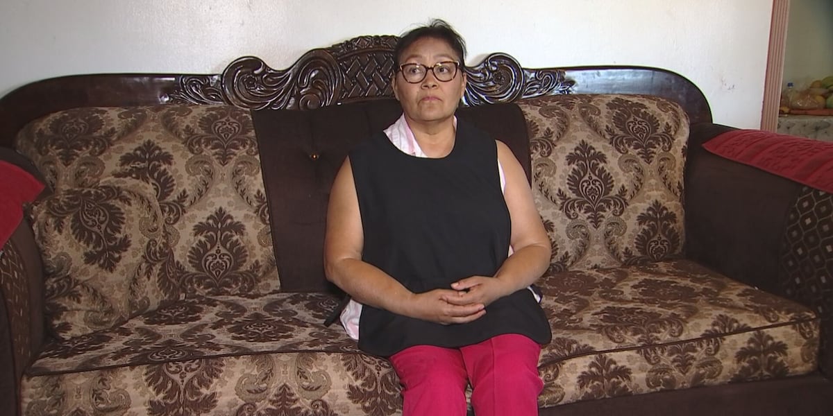 Ex-Phoenix City Hall custodian says she was unjustly fired [Video]