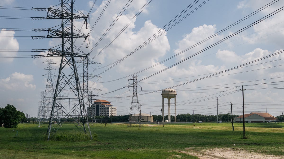 A 300-Mile Transmission Line Could Help Decarbonize the Southeast. Power Companies Want to Stop It [Video]