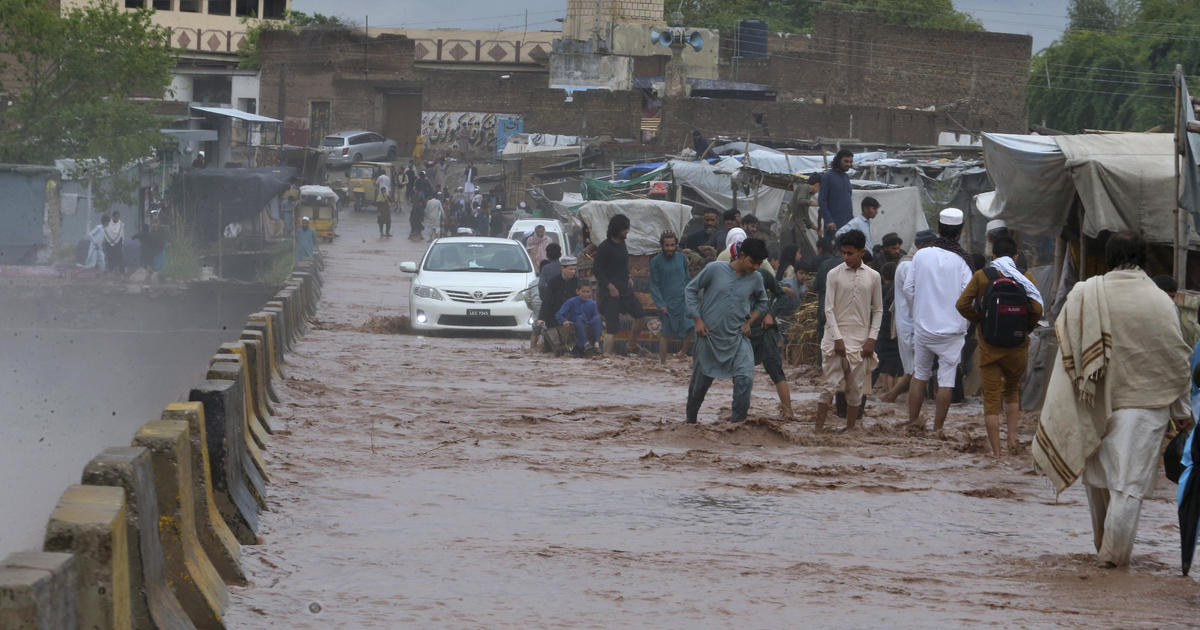 At least 135 dead in Pakistan and Afghanistan as flooding continues to slam region [Video]