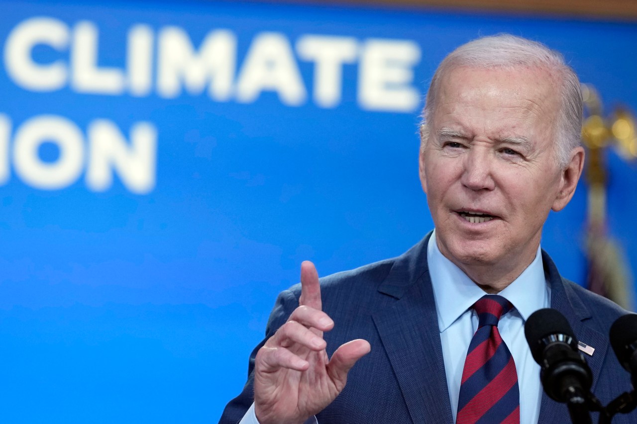 Climate change concerns grow, but few think Bidens climate law will help, AP-NORC poll finds | KLRT [Video]