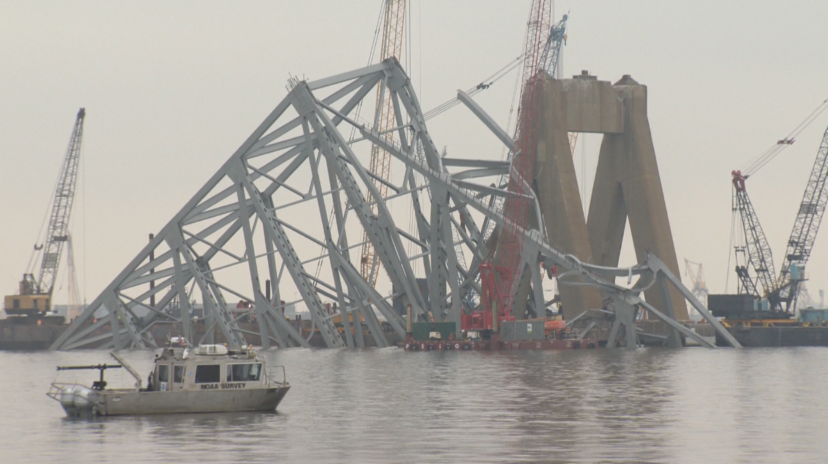 Salvors removing bridge wreckage, vows to rebuild [Video]