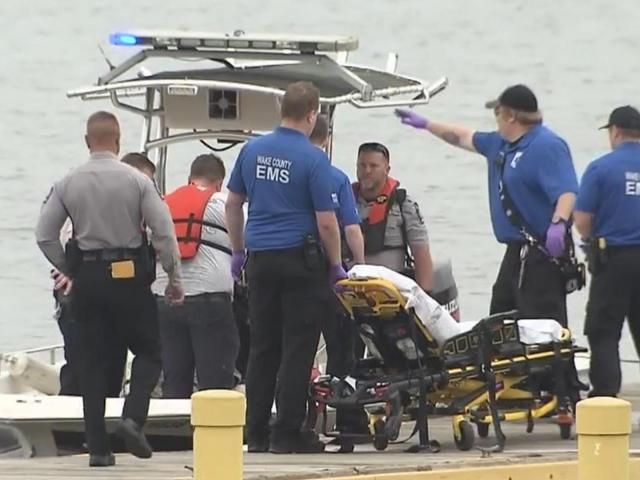 Boater killed, another rescued from Harris Lake after boat crashes into cement pole [Video]