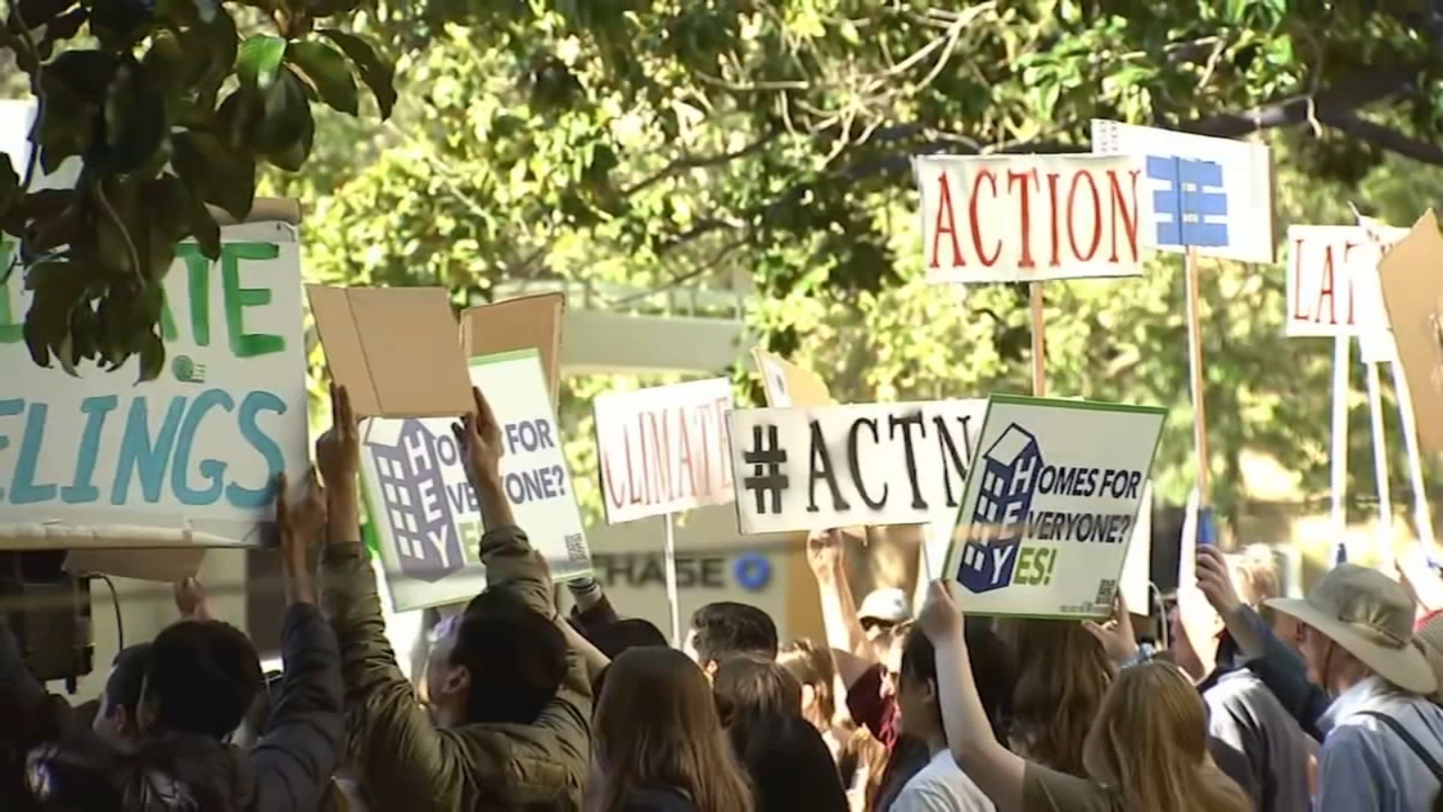 Earth Day events: Bay Area youth activists, Palo Alto Student Climate Coalition hold rally to end fossil fuels [Video]
