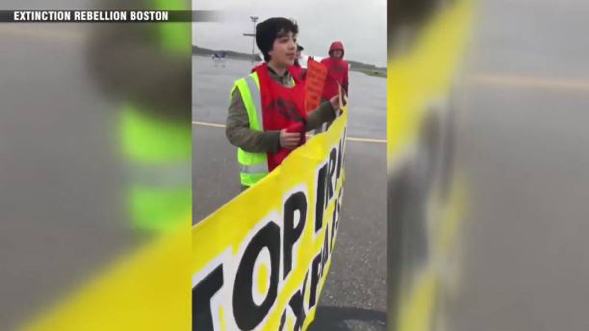Climate activists arrested after protest on tarmac at Hanscom airfield in Bedford - Boston News, Weather, Sports [Video]