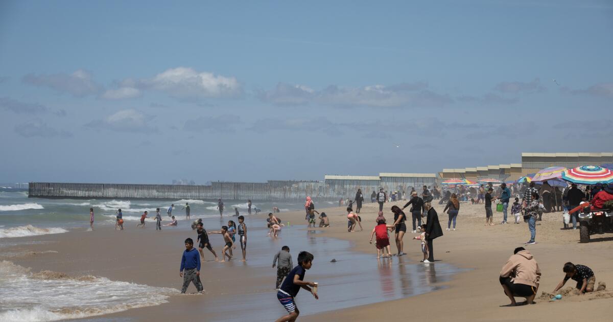 Beach life in Tijuana and Imperial Beach under the shadow of a sewage crisis [Video]