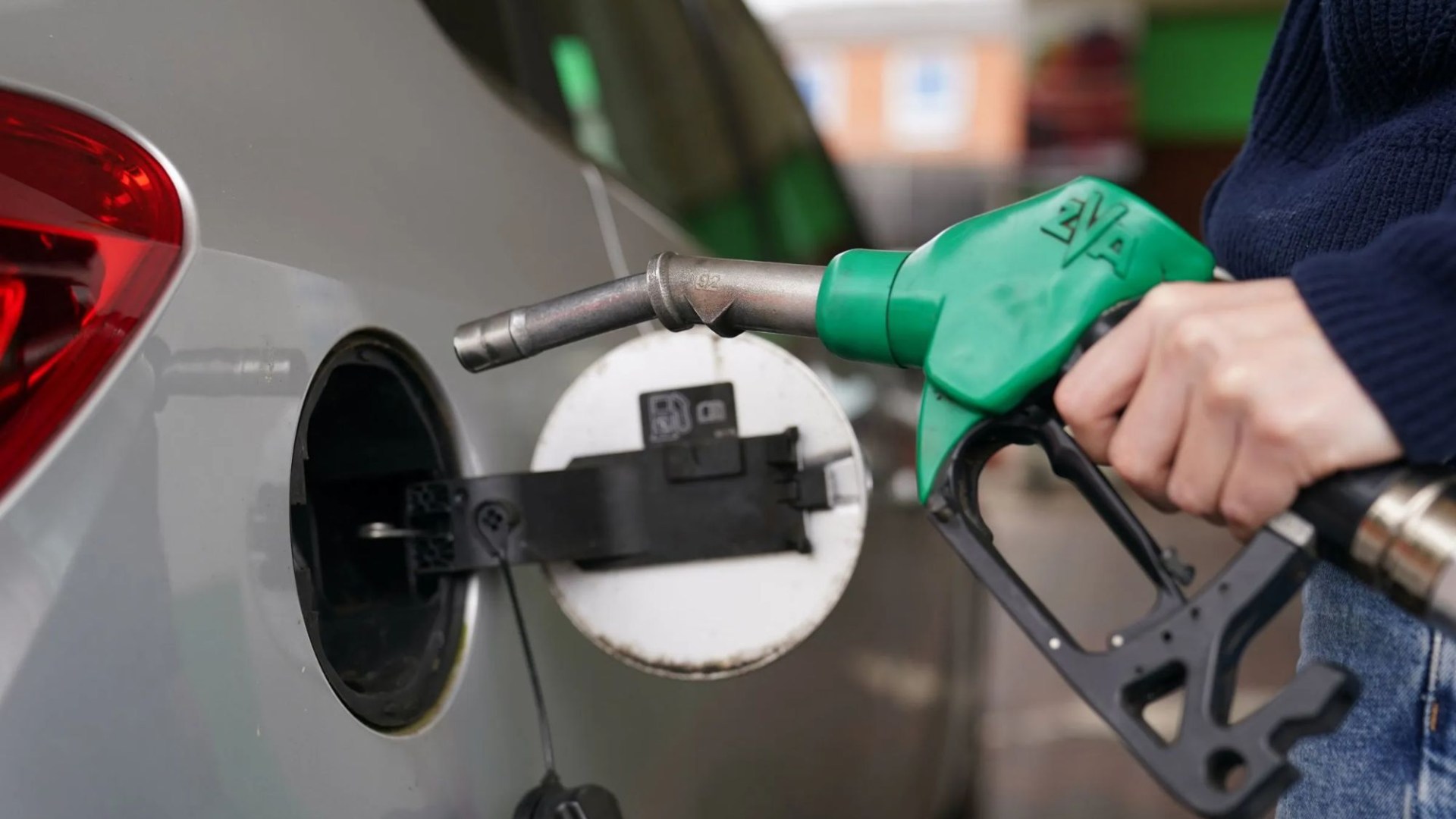 Major fears planned fuel cost increases will see 2 pump charge & hit food prices as ‘only matter of time’ alert issued [Video]