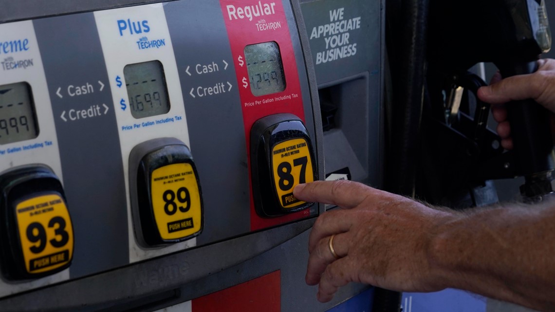 Florida gas prices slightly decline after reaching new year high [Video]