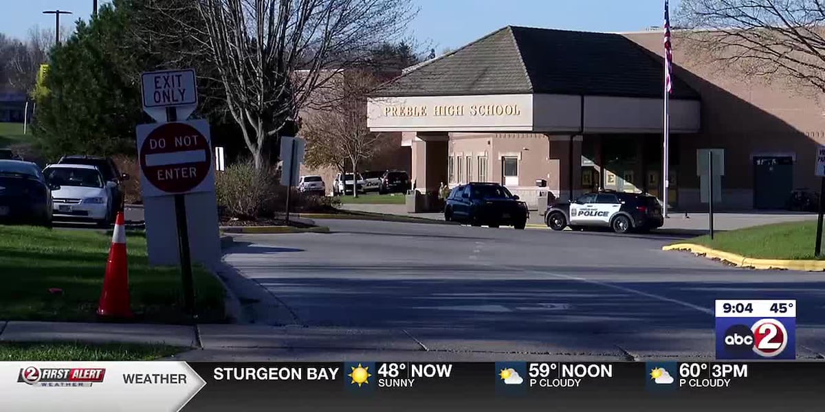 More police at Green Bay Preble after nearby shooting [Video]
