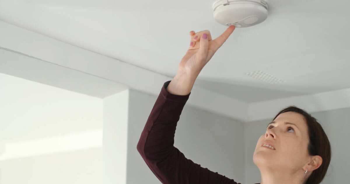 How to reset a smoke alarm that wont stop beeping [Video]