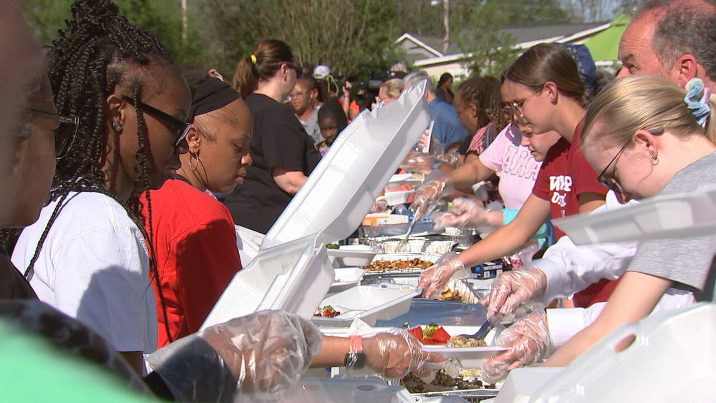 Nonprofit provides hot meals to storm victims  WSOC TV [Video]