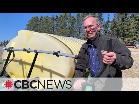 Farmer questions Alberta wildfire evacuation protocol [Video]