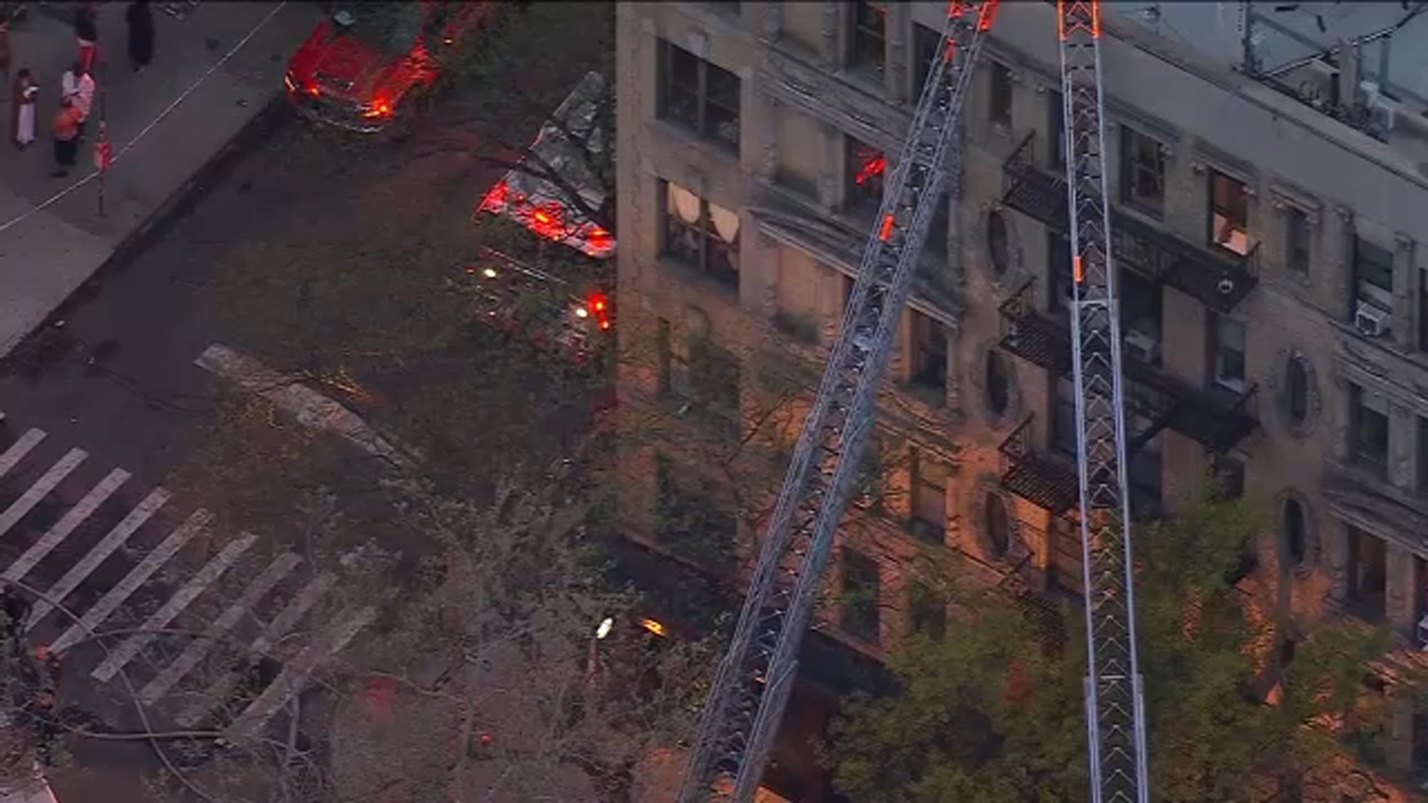East Village apartment fire injures 5 people, lithium-ion battery recovered from second floor [Video]