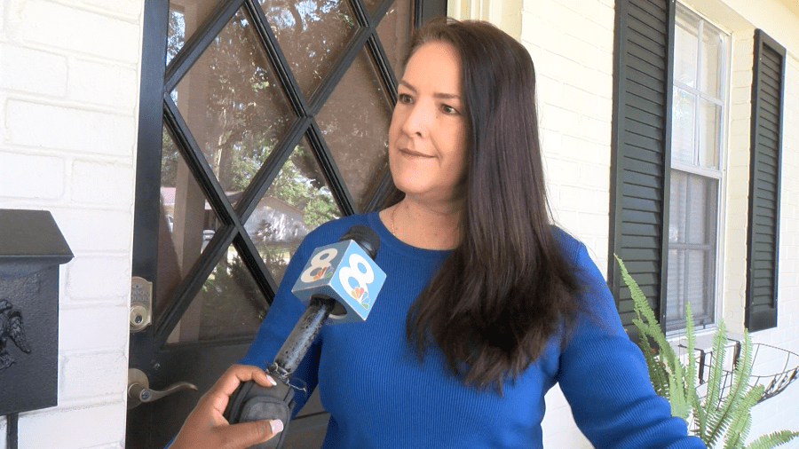 Neighbor reacts to police chase in her Tampa neighborhood [Video]
