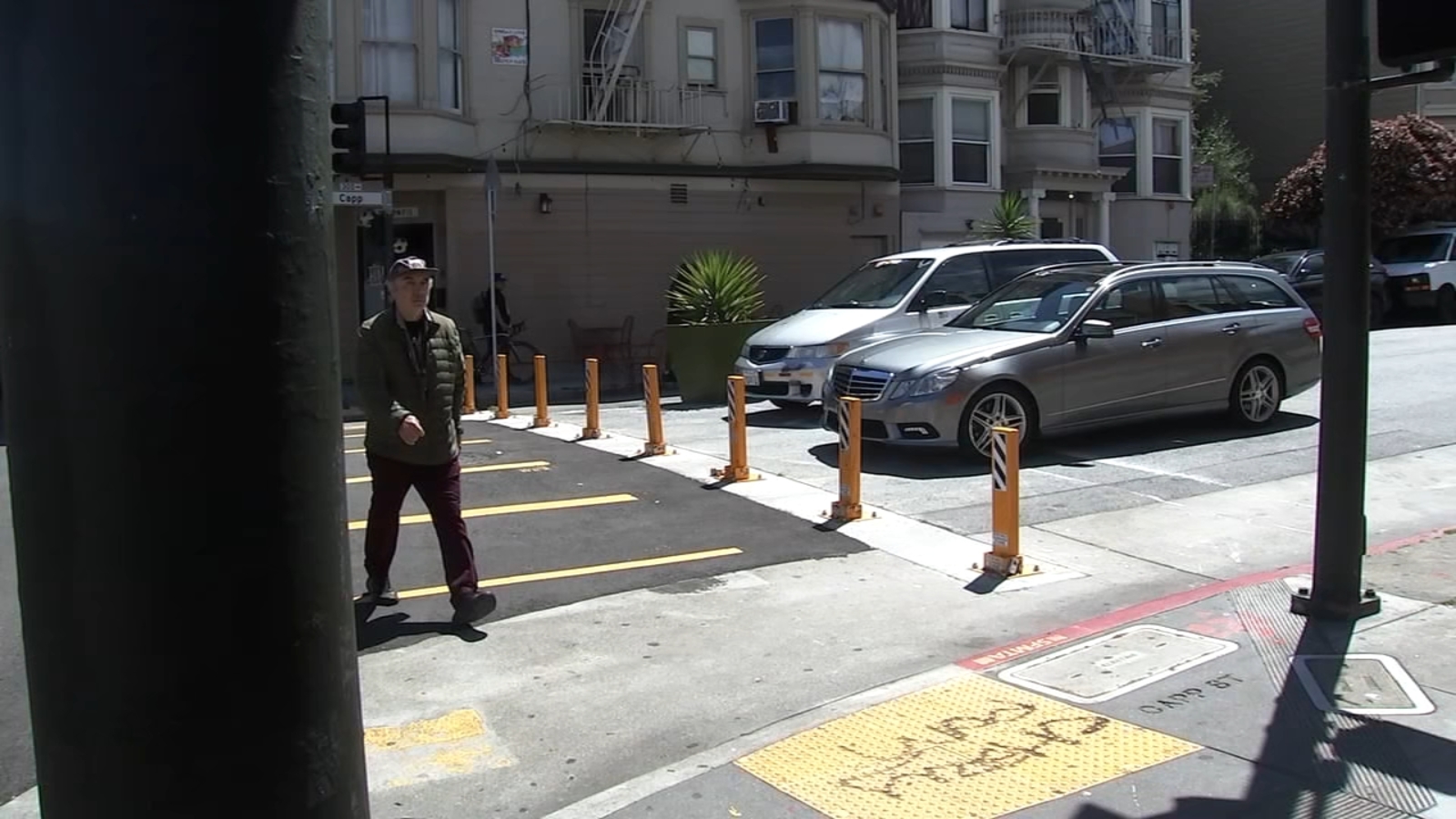 San Francisco Capp Street sex worker issue improved but now drivers blocking barriers are creating hazards [Video]