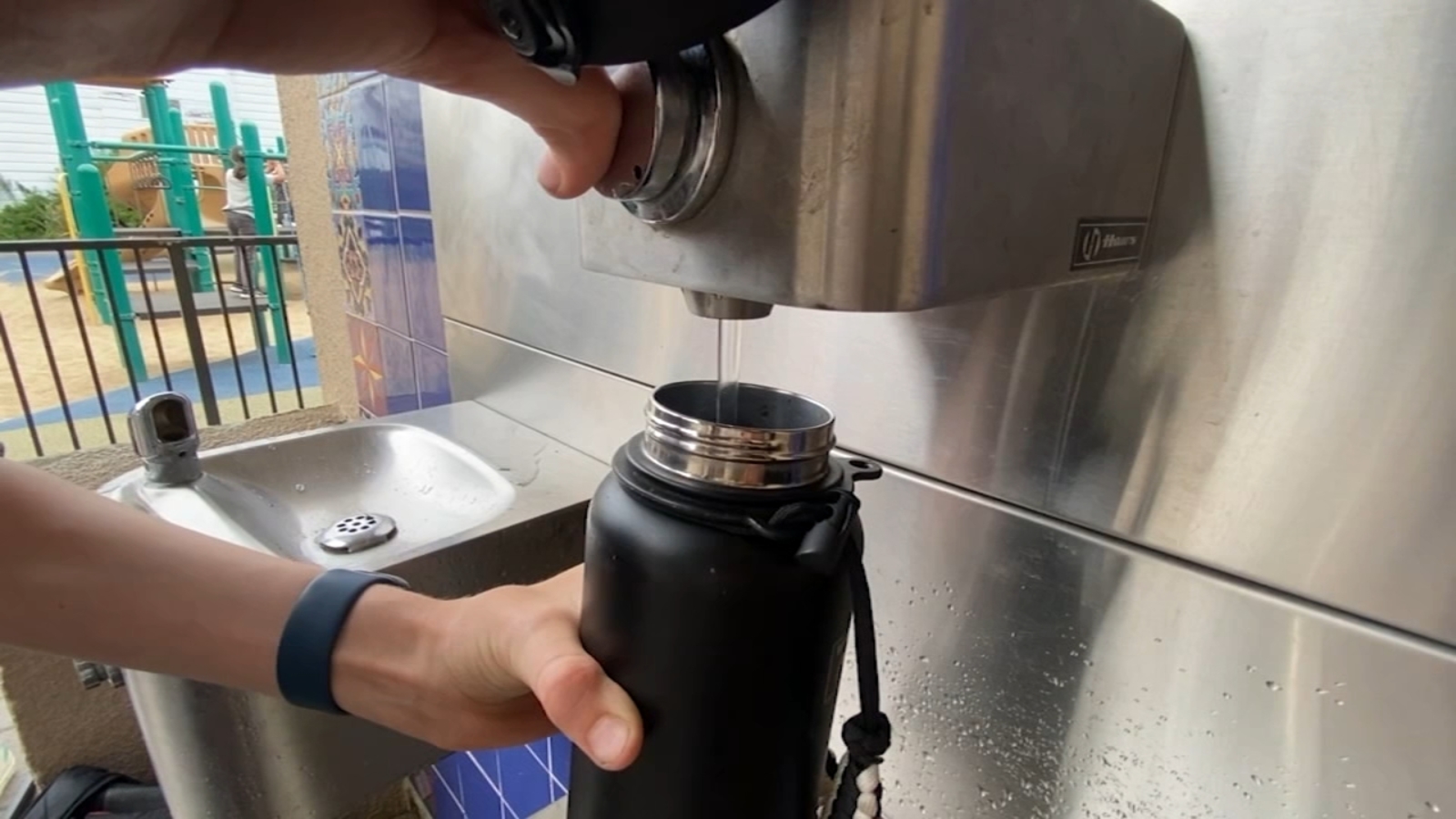 San Francisco’s water bottle refilling stations are safe, experts say. So, why don’t people use them? [Video]