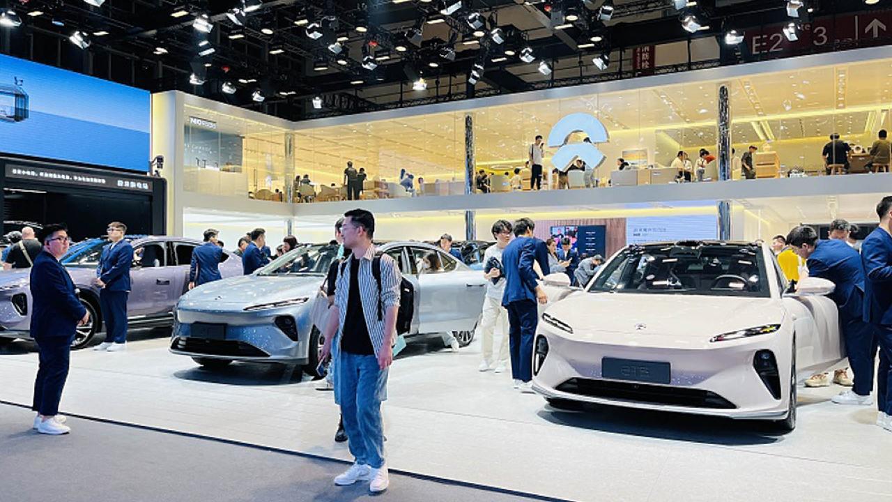 Chinese NEV brand NIO ambitious about battery swapping network [Video]
