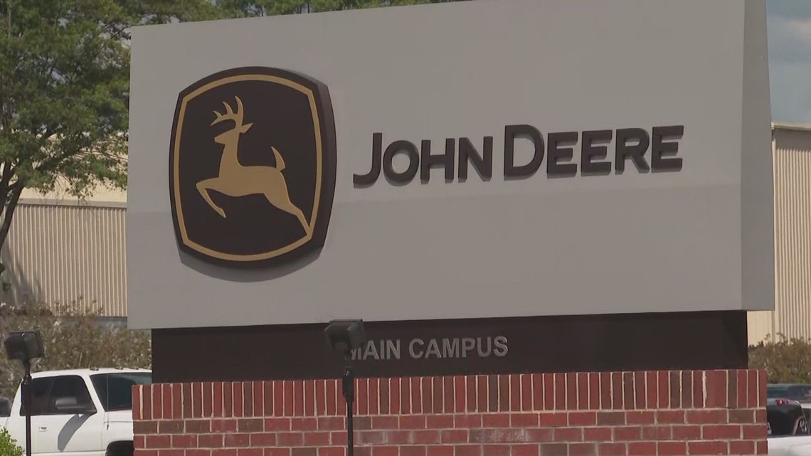 John Deere looking to expand facility, buidling small excavators [Video]