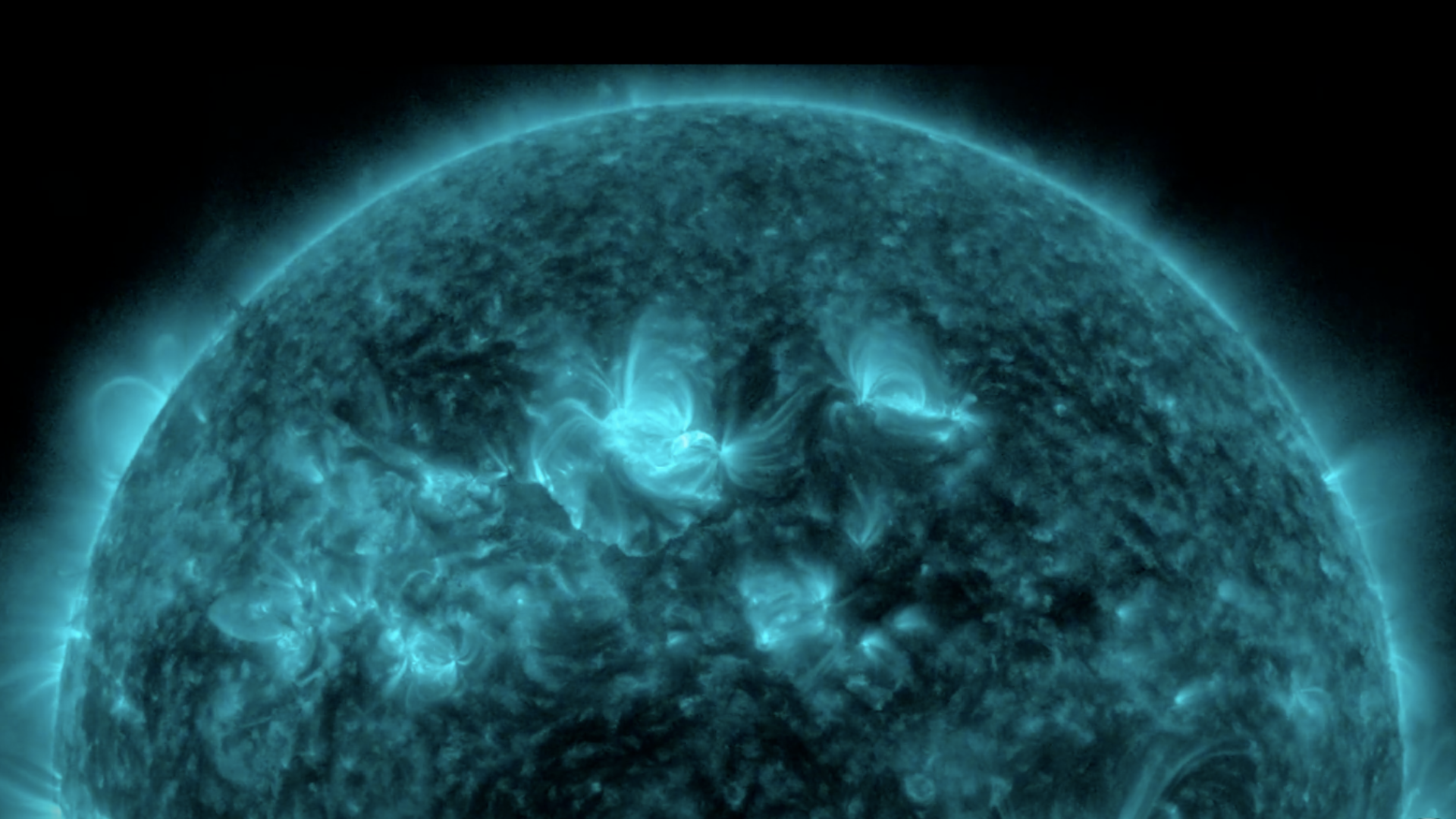 Earth comes in firing line of 2 powerful solar flares from Sun [Video]